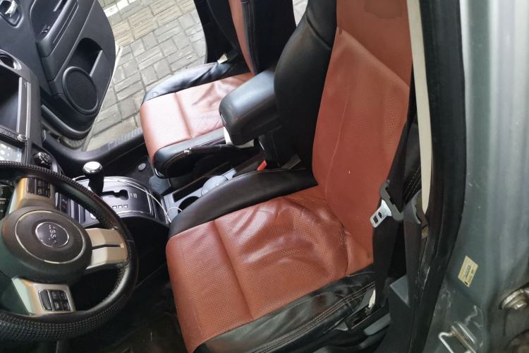 Used Jeep Compass 2012 2.4L four-wheel-drive sport version Left Front Seat