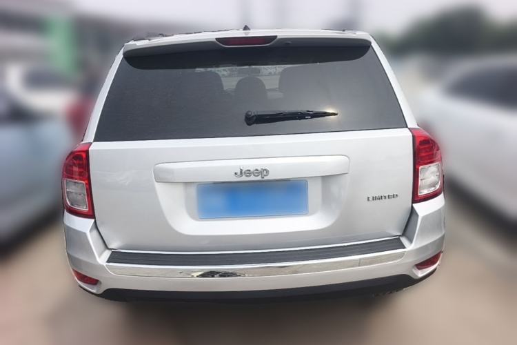 Used Jeep Compass 2012 2.0L two-wheel drive luxury version Rear