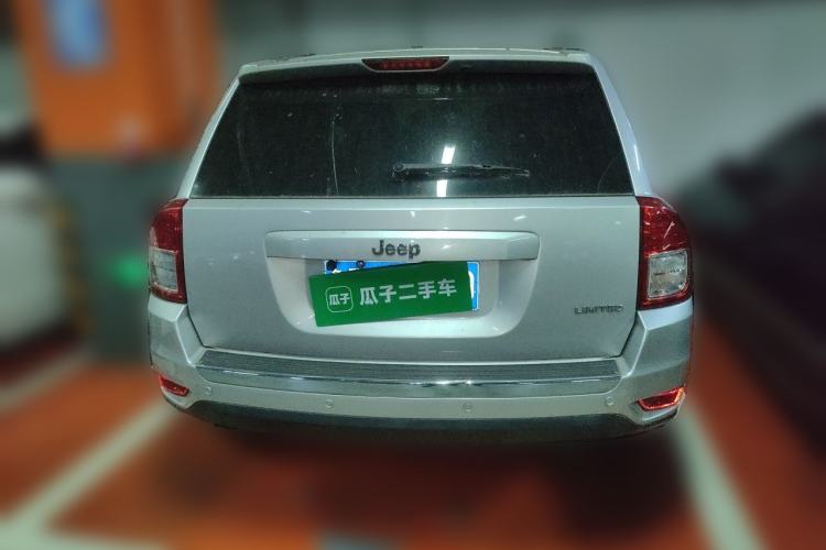 Used Jeep Compass 2012 2.0L two-wheel drive luxury version Rear
