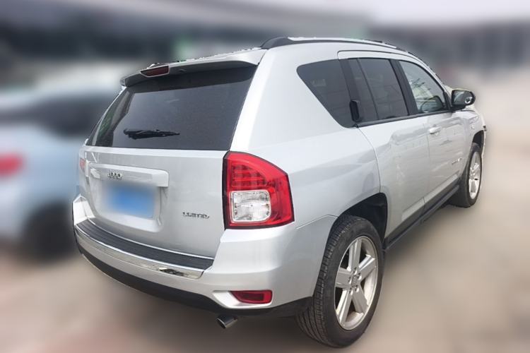 Used Jeep Compass 2012 2.0L two-wheel drive luxury version Rear Right 45 Deg