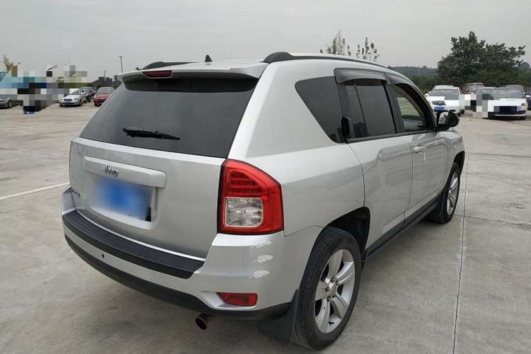 Used Jeep Compass 2012 2.4L four-wheel-drive sport version Rear Right 45 Deg