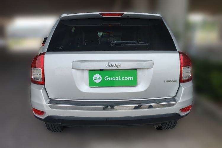 Used Jeep Compass 2012 2.0L two-wheel drive luxury version Rear