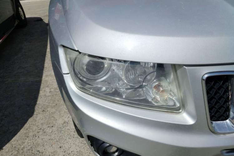Used Jeep Compass 2012 2.0L two-wheel drive luxury version Right Front Headlight