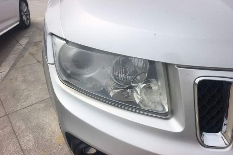 Used Jeep Compass 2012 2.0L two-wheel drive luxury version Right Front Headlight