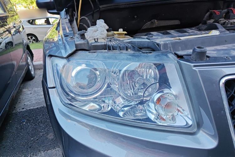 Used Jeep Compass 2012 2.0L two-wheel drive luxury version Right Front Headlight
