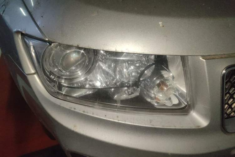 Used Jeep Compass 2012 2.0L two-wheel drive luxury version Right Front Headlight