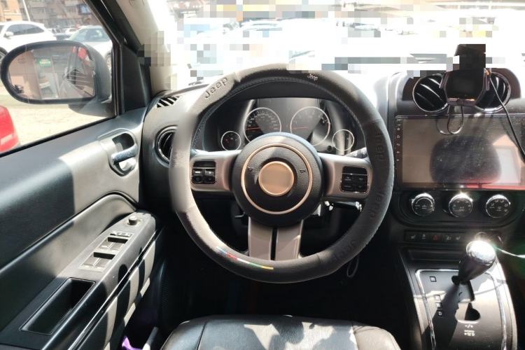 Used Jeep Compass 2012 2.0L two-wheel drive luxury version Steering Wheel