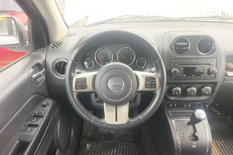 Used Jeep Compass 2012 2.0L two-wheel drive luxury version Steering Wheel