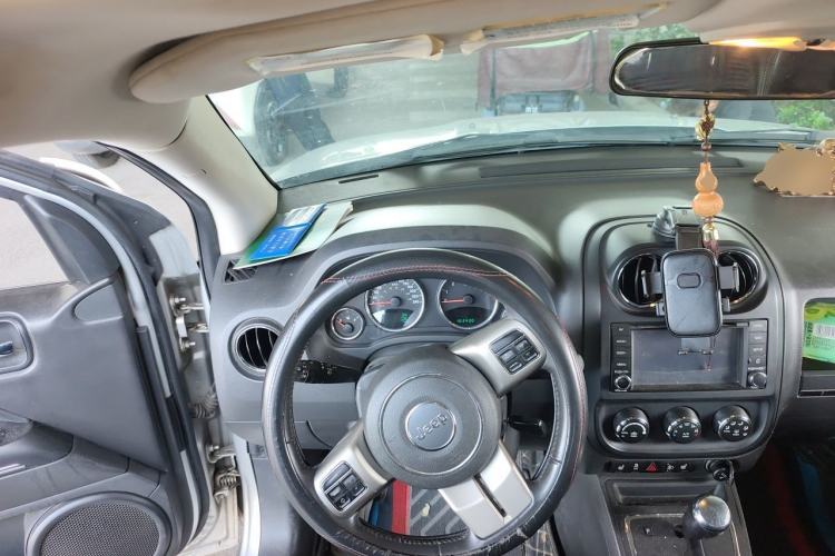 Used Jeep Compass 2012 2.0L two-wheel drive luxury version Steering Wheel