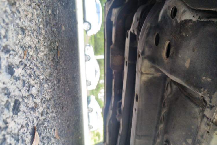 Used Jeep Compass 2012 2.4L four-wheel drive luxury navigation version Chassis Front Left