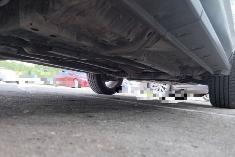 Used Jeep Compass 2012 2.0L two-wheel drive luxury version Chassis Front Left
