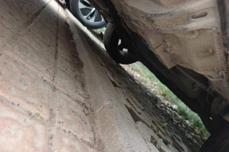 Used Jeep Compass 2012 2.0L two-wheel drive sport version Chassis Rear Left