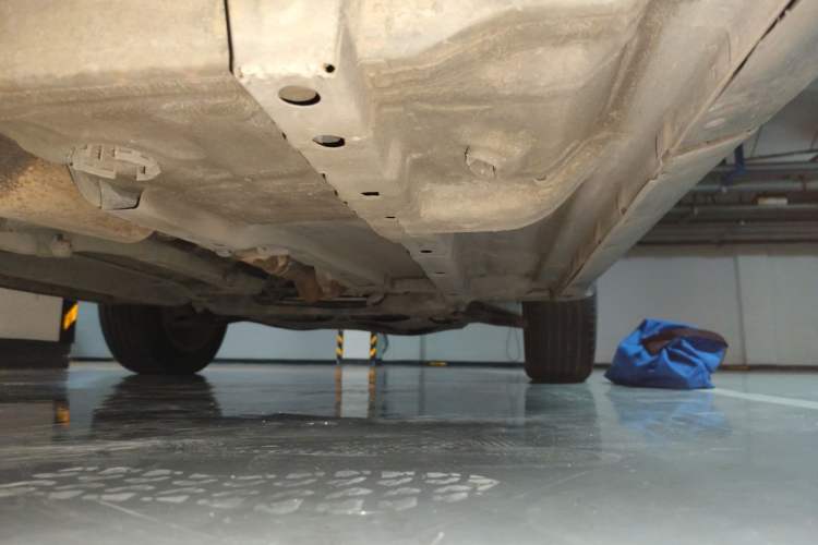 Used Jeep Compass 2012 2.0L two-wheel drive sport version Chassis Rear Right