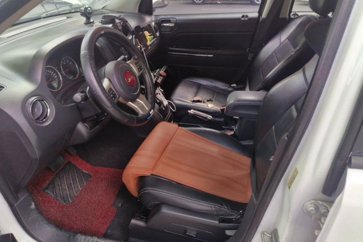 Used Jeep Compass 2012 2.4L four-wheel drive luxury navigation version Driver Seat
