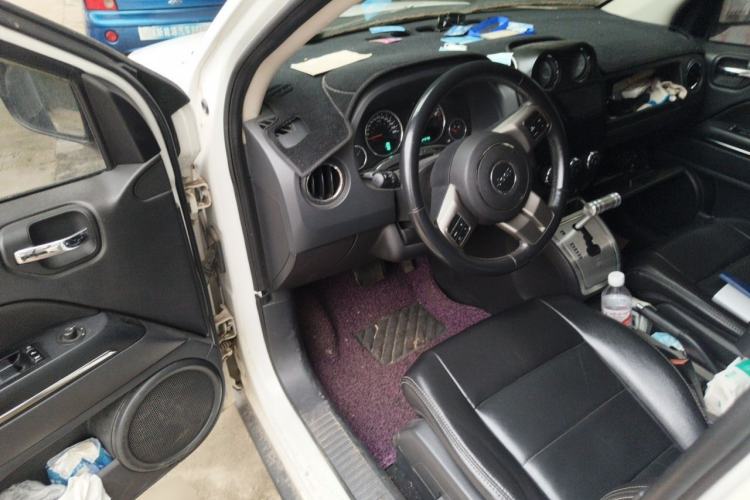 Used Jeep Compass 2012 2.0L two-wheel drive luxury version Driver Seat