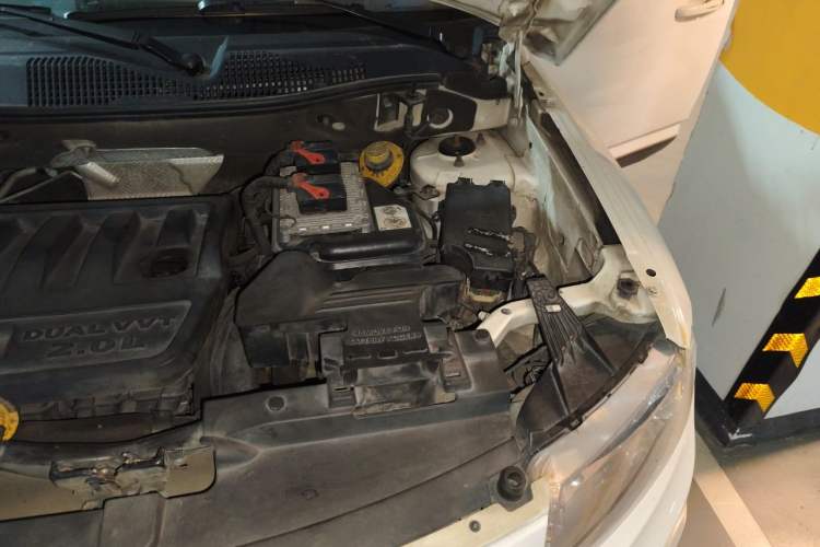Used Jeep Compass 2012 2.0L two-wheel drive sport version Engine Bay Left