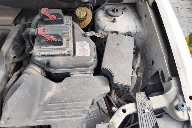 Used Jeep Compass 2012 2.4L Four-Wheel Drive Urban Edition Engine Bay Left