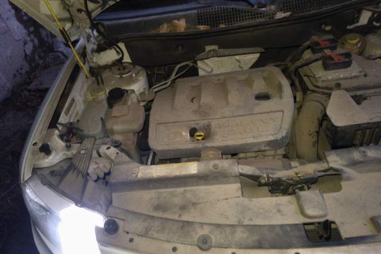 Used Jeep Compass 2012 2.0L two-wheel drive luxury version Engine Bay Right