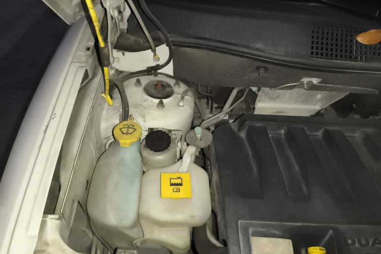 Used Jeep Compass 2012 2.4L Four-Wheel Drive Urban Edition Engine Bay Right
