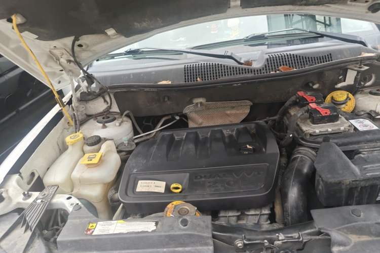 Used Jeep Compass 2012 2.0L two-wheel drive sport version Engine Bay Right
