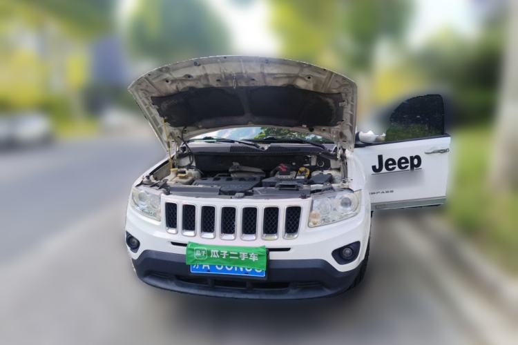 Used Jeep Compass 2012 2.4L four-wheel drive luxury navigation version Front