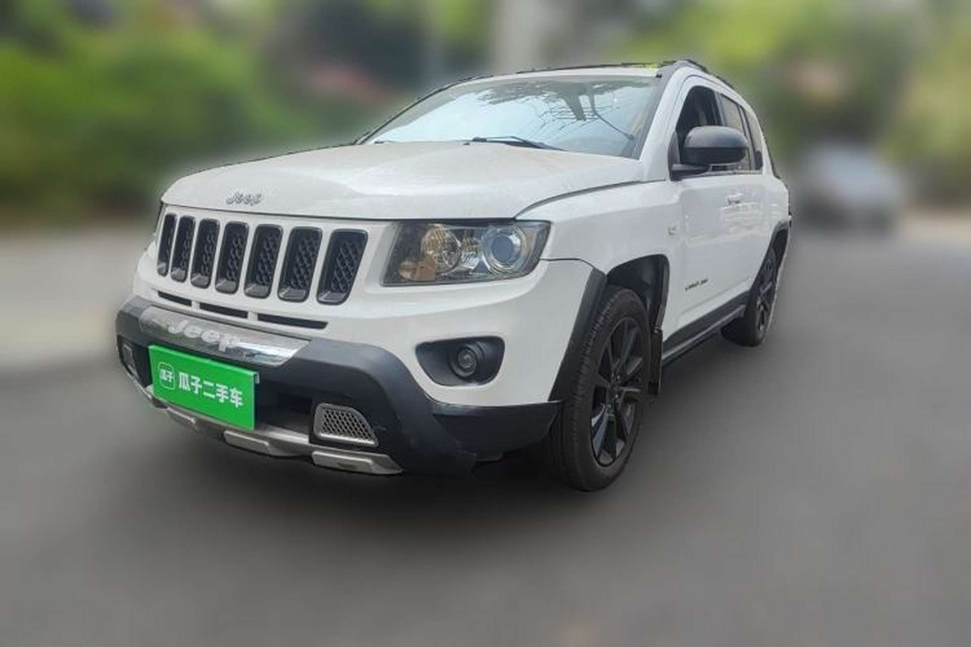 Used Jeep Compass 2012 2.4L Four-Wheel Drive Urban Edition Front Left 45 Deg