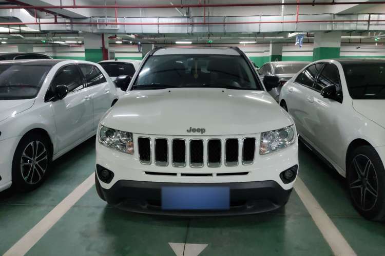 Used Jeep Compass 2012 2.4L four-wheel-drive sport version Front