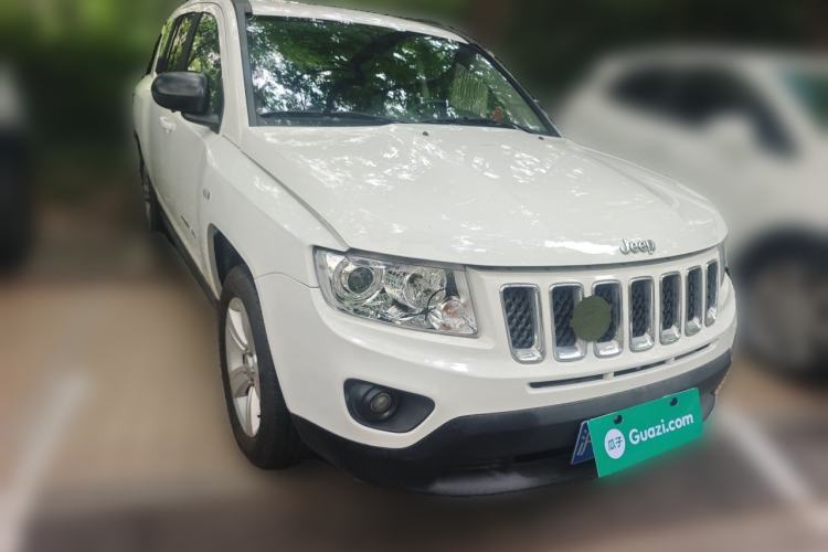 Used Jeep Compass 2012 2.0L two-wheel drive sport version Front Right 45 Deg