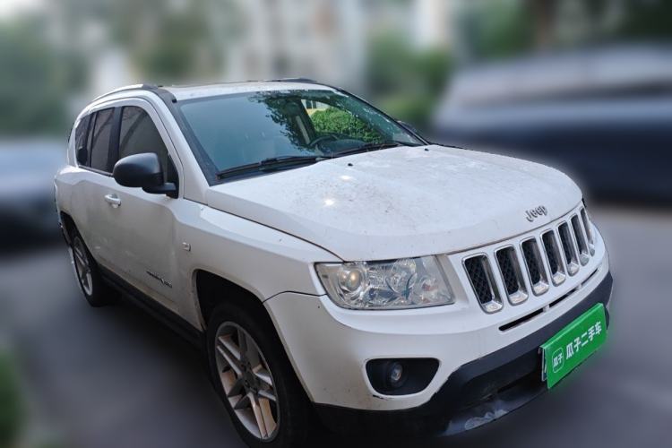 Used Jeep Compass 2012 2.4L four-wheel drive luxury version Front Right 45 Deg