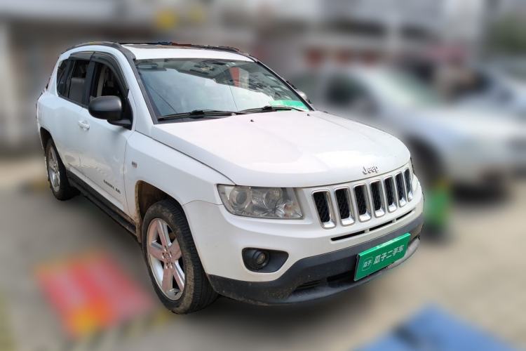 Used Jeep Compass 2012 2.4L Four-Wheel Drive Urban Edition Front Right 45 Deg