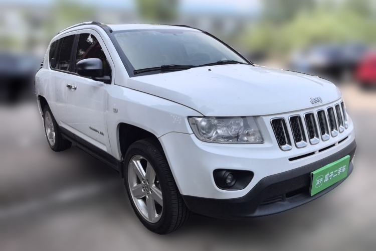 Used Jeep Compass 2012 2.0L two-wheel drive luxury version Front Right 45 Deg
