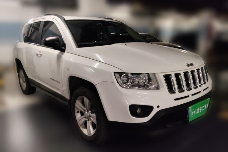 Used Jeep Compass 2012 2.0L two-wheel drive sport version Front Right 45 Deg