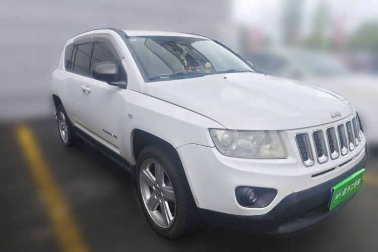 Used Jeep Compass 2012 2.0L two-wheel drive sport version Front Right 45 Deg