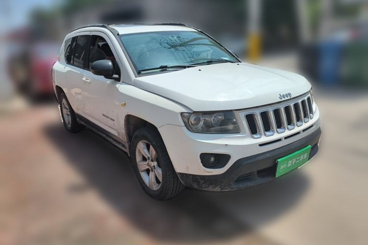 Used Jeep Compass 2012 2.0L two-wheel drive sport version Front Right 45 Deg
