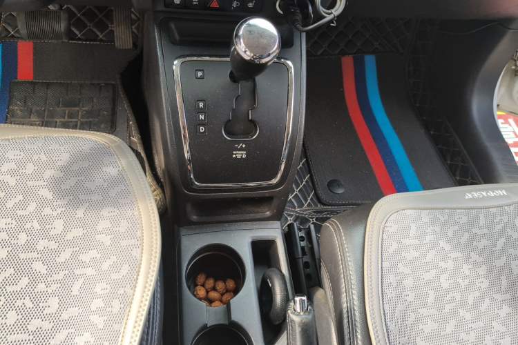 Used Jeep Compass 2012 2.4L Four-Wheel Drive Urban Edition Gear Lever
