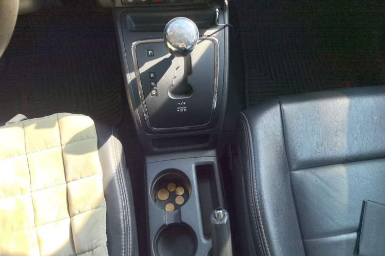 Used Jeep Compass 2012 2.0L two-wheel drive luxury version Gear Lever