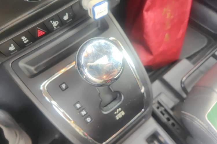 Used Jeep Compass 2012 2.4L Four-Wheel Drive Urban Edition Gear Lever