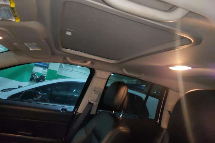 Used Jeep Compass 2012 2.4L four-wheel-drive sport version Headliner