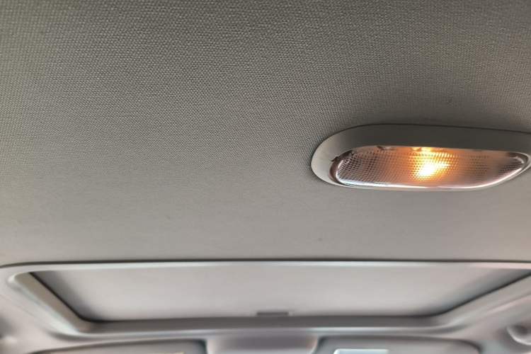 Used Jeep Compass 2012 2.0L two-wheel drive sport version Headliner