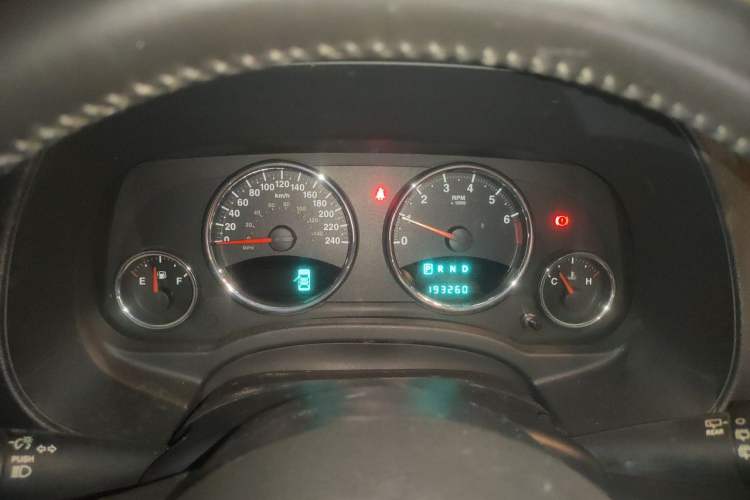 Used Jeep Compass 2012 2.4L four-wheel drive luxury version Instrument Cluster