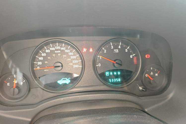 Used Jeep Compass 2012 2.0L two-wheel drive sport version Instrument Cluster
