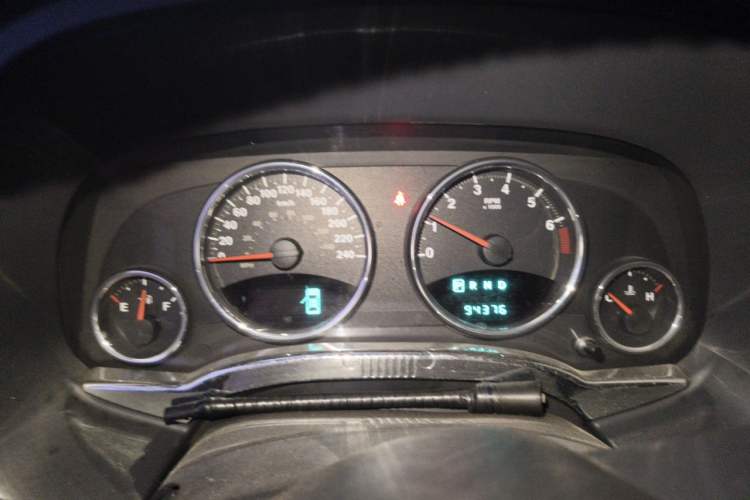 Used Jeep Compass 2012 2.0L two-wheel drive luxury version Instrument Cluster