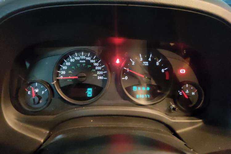Used Jeep Compass 2012 2.4L four-wheel-drive sport version Instrument Cluster