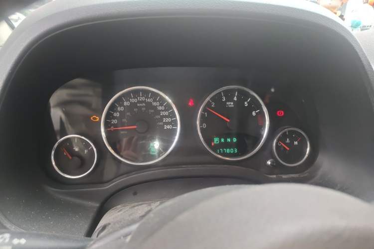 Used Jeep Compass 2012 2.0L two-wheel drive sport version Instrument Cluster