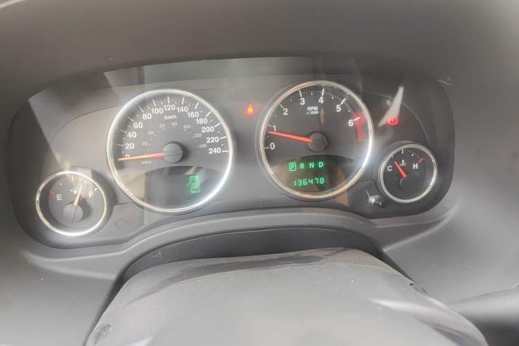 Used Jeep Compass 2012 2.4L Four-Wheel Drive Urban Edition Instrument Cluster
