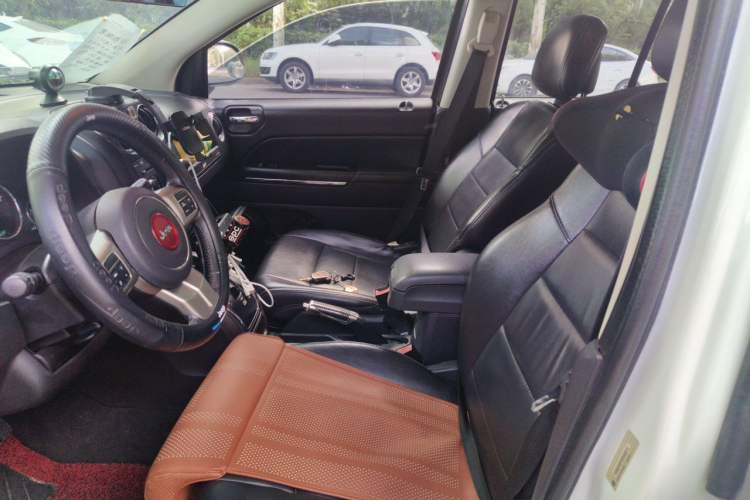 Used Jeep Compass 2012 2.4L four-wheel drive luxury navigation version Left Front Seat