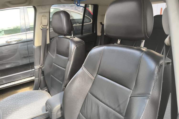 Used Jeep Compass 2012 2.4L Four-Wheel Drive Urban Edition Left Front Seat