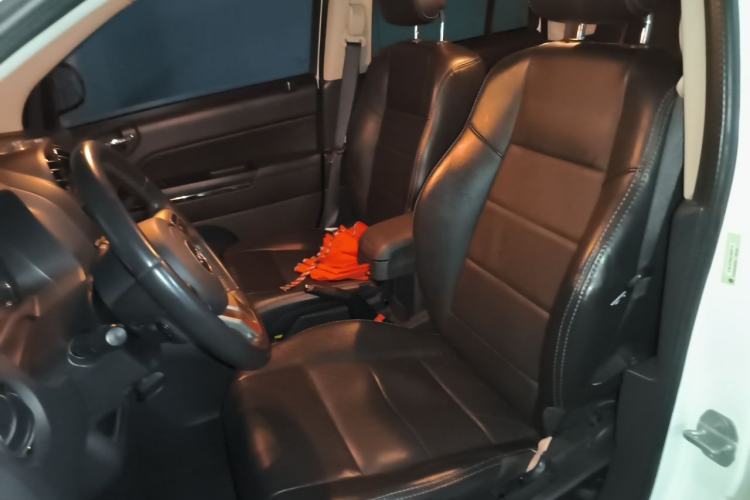 Used Jeep Compass 2012 2.4L Four-Wheel Drive Urban Edition Left Front Seat