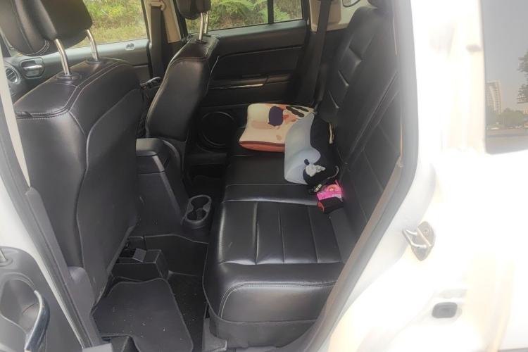 Used Jeep Compass 2012 2.4L Four-Wheel Drive Urban Edition Left Rear Seat