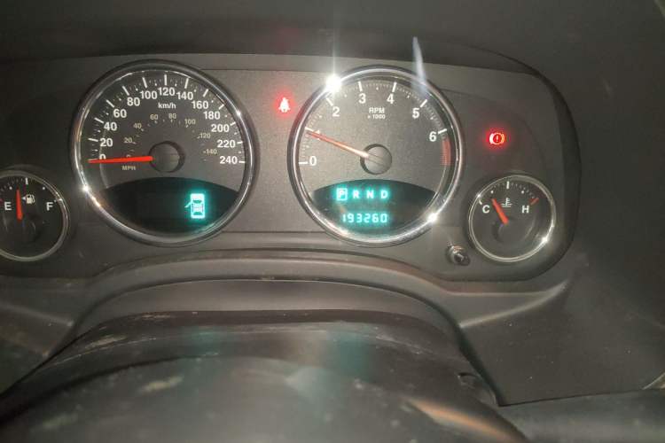 Used Jeep Compass 2012 2.4L four-wheel drive luxury version Odometer Close Up
